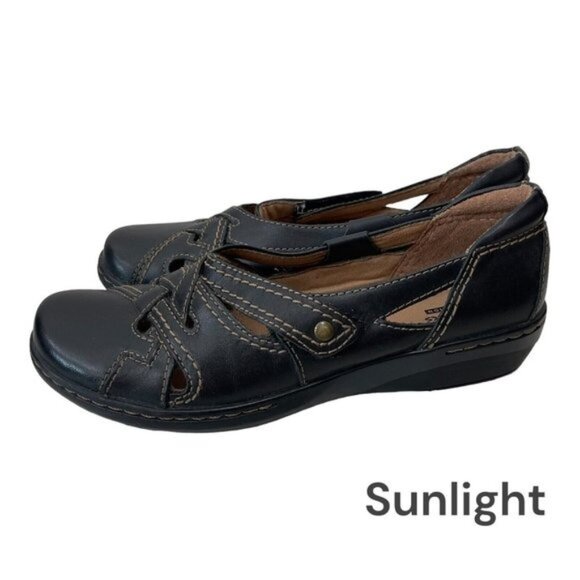 Clarks Collections Women 7.5M Black Strap Loafers Leather Slip On Comfort Shoes - Picture 1 of 14